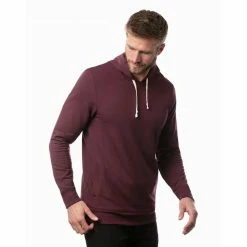 Travis Mathew Cloud Hoodie -Golf Clubs Shop travis mathew cloud hoodie tawny port 02 15605.1667934048